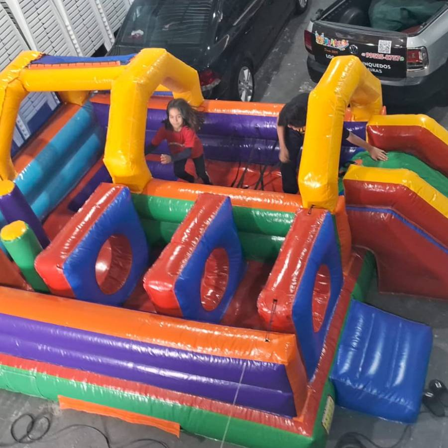 Pula Pula Integrado com Piscina de Bolinhas, Escorregador, Túneis e João Bobo