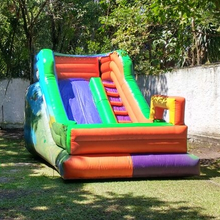 Tobogã com Pula Pula Inflável